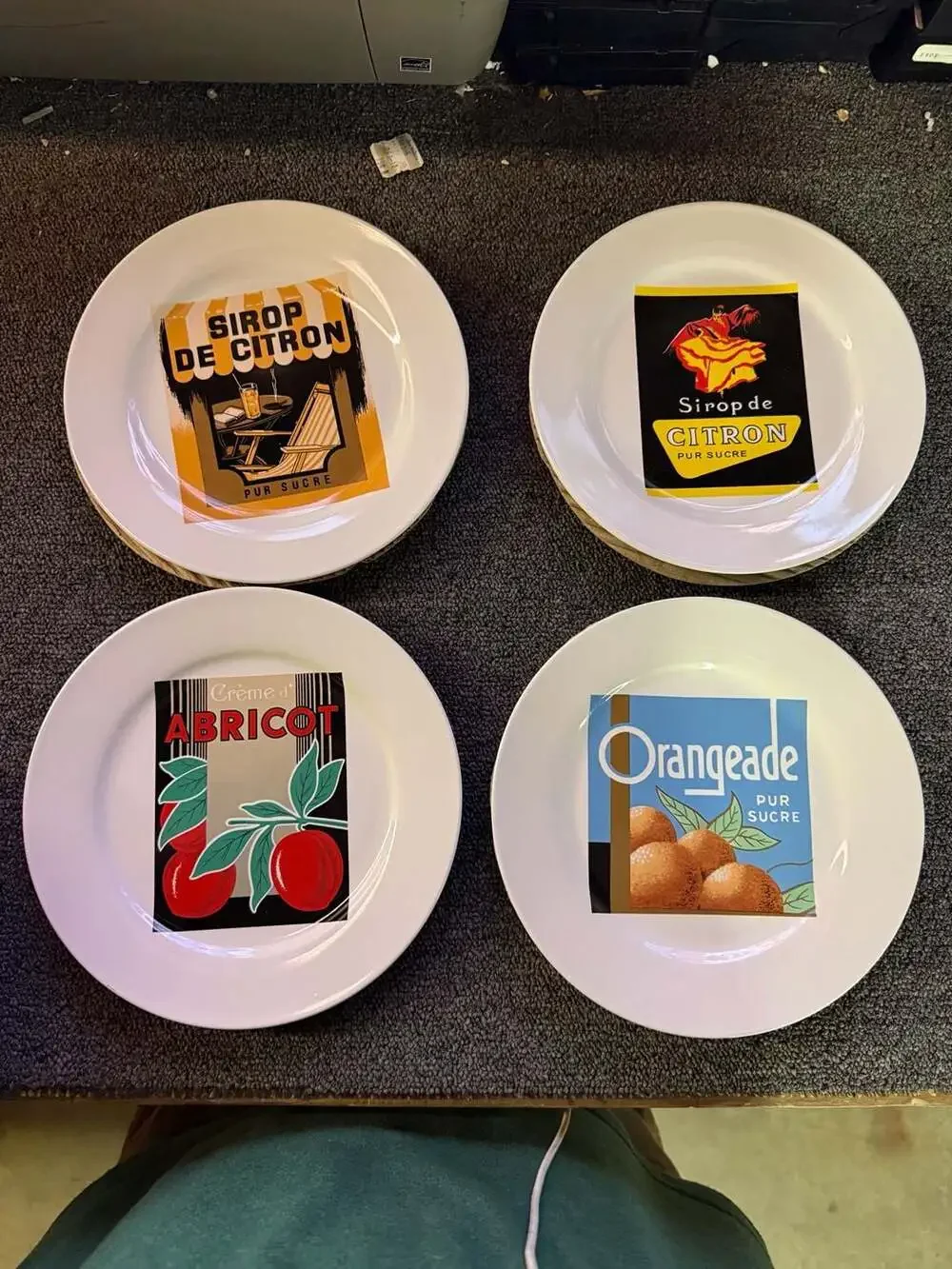 Rosanna Fruit Labels Set of 4 Salad Plates Collectible Storage Tin